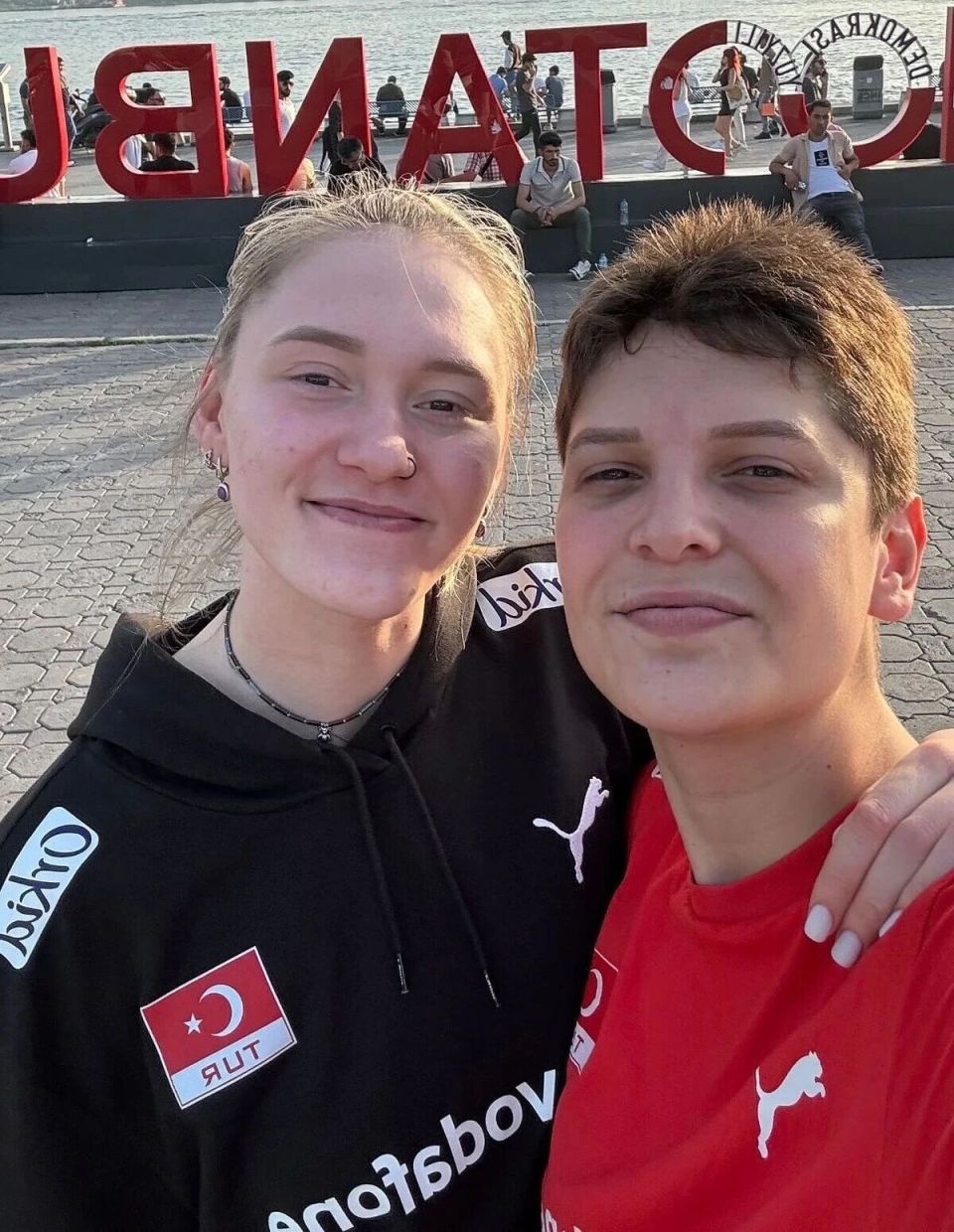 的亲密合照, urt 的亲密合照, urt